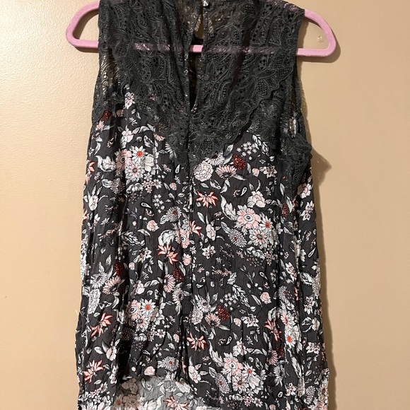 Torrid Floral Lace Sleeveless Top - Picture 2 of 3